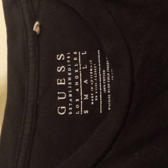 Guess tshirt - Picture 2 of 4